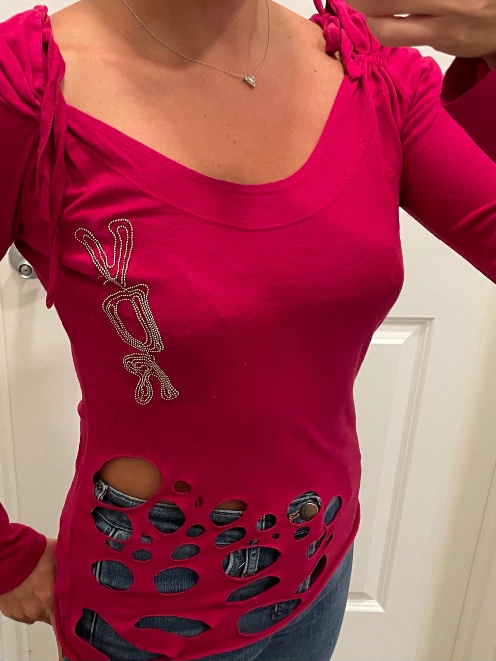 Women’s Magenta Long-Sleeve Scoop Neck Top with Cutout Hem